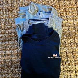 This bundle size 6 t shirt, pullover and sweater